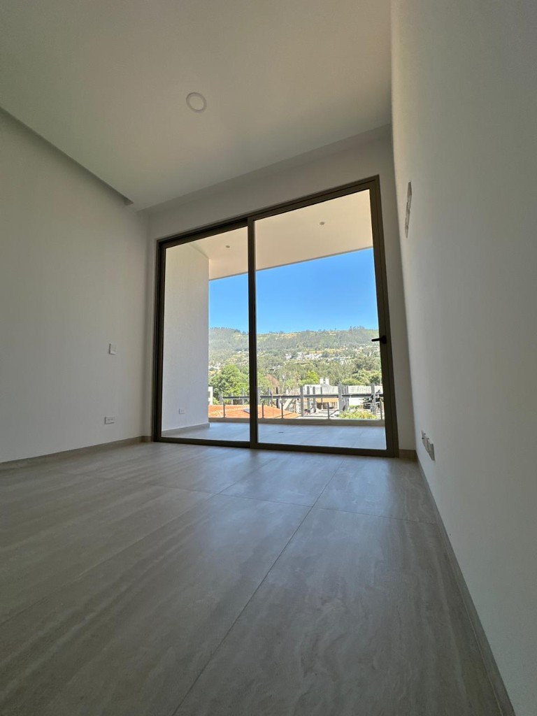 Acceso paisajístico al conjunto residencial